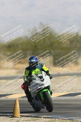 media/Oct-30-2025-Racers Edge (Thu) [[dabbdaf680]]/3-B Group/Session 2 Turn 2/